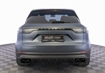 Подержанный автомобиль Porsche Cayenne 2019 года (6 фото)