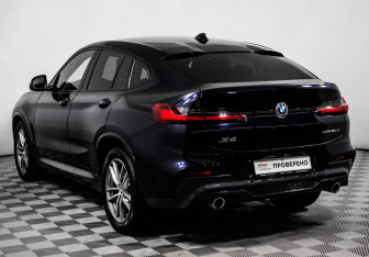 Подержанный автомобиль BMW X4 2018 года (7 фото)