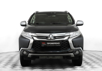 Подержанный автомобиль Mitsubishi Pajero Sport 2017 года (2 фото)