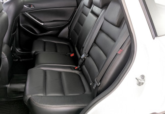 Подержанный автомобиль Mazda CX-5 2016 года (12 фото)