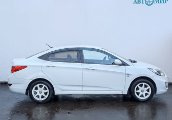 Подержанный автомобиль Hyundai Solaris Sedan 2012 года (4 фото)