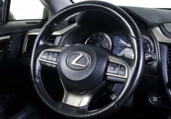 Подержанный автомобиль Lexus RX 2020 года (13 фото)