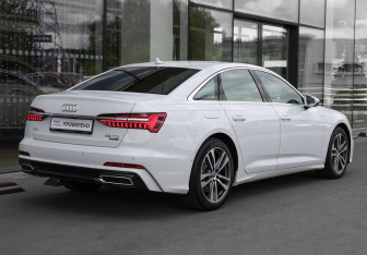 Подержанный автомобиль Audi A6 Sedan 2020 года (5 фото)