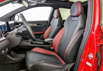 Подержанный автомобиль Geely Coolray 2024 года (20 фото)