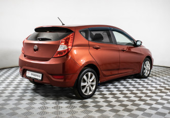Подержанный автомобиль Hyundai Solaris Hatchback 2011 года (5 фото)