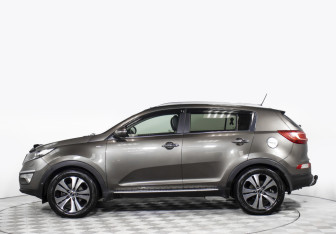 Подержанный автомобиль Kia Sportage 2011 года (8 фото)