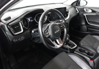 Подержанный автомобиль Kia Ceed Wagon 2021 года (11 фото)