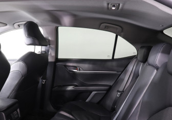 Подержанный автомобиль Toyota Camry Sedan 2021 года (12 фото)