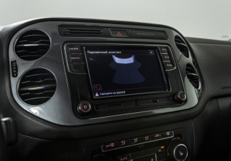 Подержанный автомобиль Volkswagen Tiguan 2011 года (15 фото)