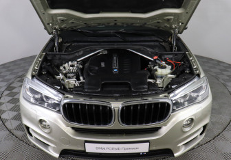 Подержанный автомобиль BMW X5 2016 года (10 фото)