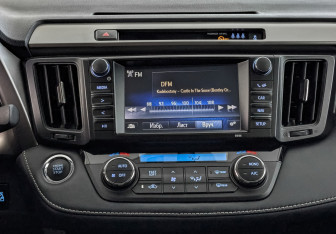 Подержанный автомобиль Toyota RAV4 2019 года (17 фото)