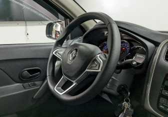 Подержанный автомобиль Renault Logan Sedan 2019 года (20 фото)