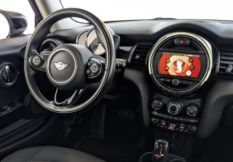 Подержанный автомобиль MINI Hatch 2020 года (28 фото)