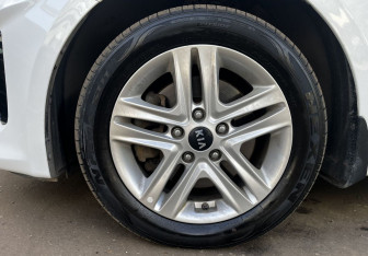 Подержанный автомобиль Kia Ceed Hatchback 2019 года (9 фото)