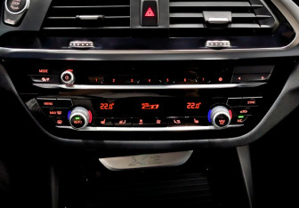 Подержанный автомобиль BMW X3 2021 года (16 фото)