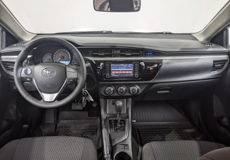 Подержанный автомобиль Toyota Corolla Sedan 2014 года (14 фото)