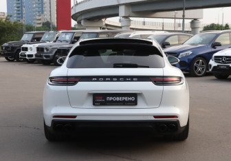 Подержанный автомобиль Porsche Panamera Wagon 2018 года (6 фото)