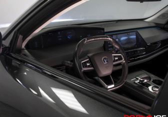 Подержанный автомобиль Changan UNI-K 2023 года (21 фото)