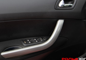 Подержанный автомобиль Peugeot 308 Hatchback 2008 года (15 фото)