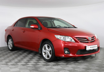 Подержанный автомобиль Toyota Corolla Sedan 2012 года (2 фото)