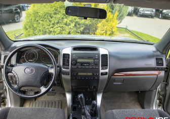 Подержанный автомобиль Toyota Land Cruiser Prado 2008 года (13 фото)