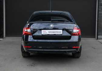 Подержанный автомобиль Skoda Octavia Liftback 2020 года (5 фото)