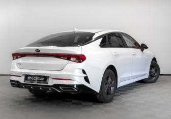 Подержанный автомобиль Kia K5 2021 года (5 фото)