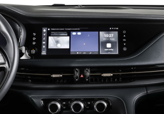 Подержанный автомобиль Changan CS95 2023 года (18 фото)