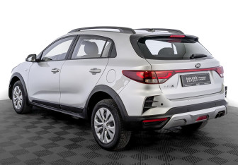 Подержанный автомобиль Kia Rio Hatchback 2021 года (7 фото)