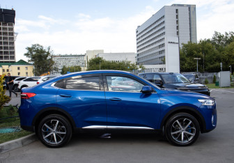 Подержанный автомобиль Haval F7x 2021 года (3 фото)