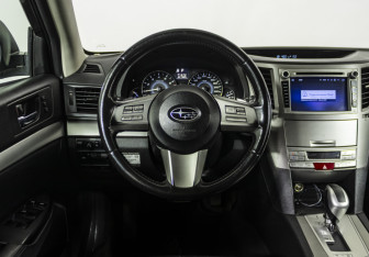 Подержанный автомобиль Subaru Outback Wagon 2010 года (10 фото)