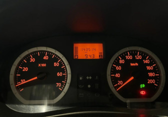 Подержанный автомобиль Renault Logan Sedan 2006 года (15 фото)