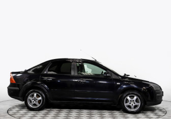 Подержанный автомобиль Ford Focus Sedan 2007 года (3 фото)