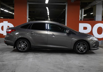 Подержанный автомобиль Ford Focus Sedan 2012 года (4 фото)