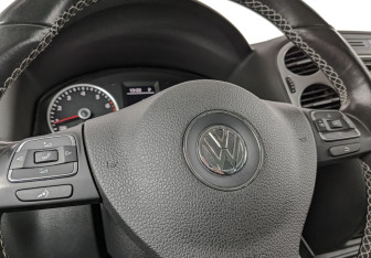 Подержанный автомобиль Volkswagen Tiguan 2016 года (25 фото)