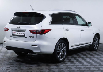 Подержанный автомобиль Infiniti QX60 2014 года (5 фото)