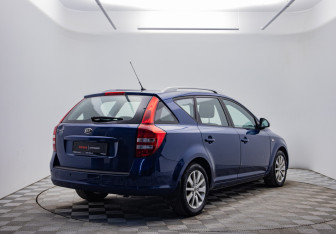 Подержанный автомобиль Kia Ceed Wagon 2009 года (5 фото)
