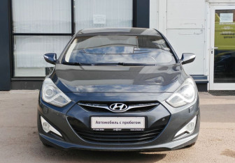 Подержанный автомобиль Hyundai i40 Sedan 2013 года (2 фото)