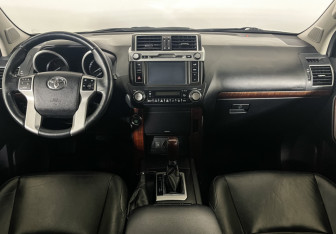 Подержанный автомобиль Toyota Land Cruiser Prado 2017 года (12 фото)