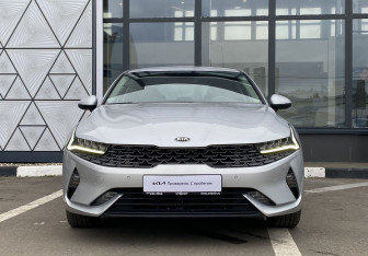 Подержанный автомобиль Kia K5 2021 года (2 фото)