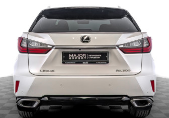 Подержанный автомобиль Lexus RX 2018 года (6 фото)