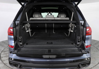 Подержанный автомобиль BMW X7 2021 года (9 фото)