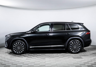 Подержанный автомобиль Geely Monjaro 2024 года (8 фото)