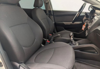 Подержанный автомобиль Kia Rio Sedan 2016 года (10 фото)