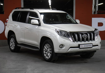 Подержанный автомобиль Toyota Land Cruiser Prado 2016 года (3 фото)