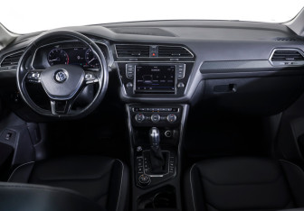 Подержанный автомобиль Volkswagen Tiguan 2017 года (13 фото)