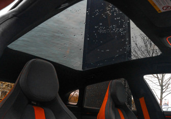 Подержанный автомобиль Zeekr 001 2024 года (10 фото)