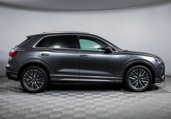 Подержанный автомобиль Audi Q3 2021 года (4 фото)