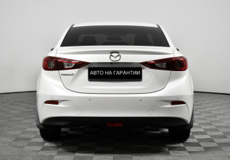 Подержанный автомобиль Mazda 3 Sedan 2016 года (6 фото)