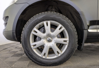 Подержанный автомобиль Volkswagen Touareg 2008 года (17 фото)